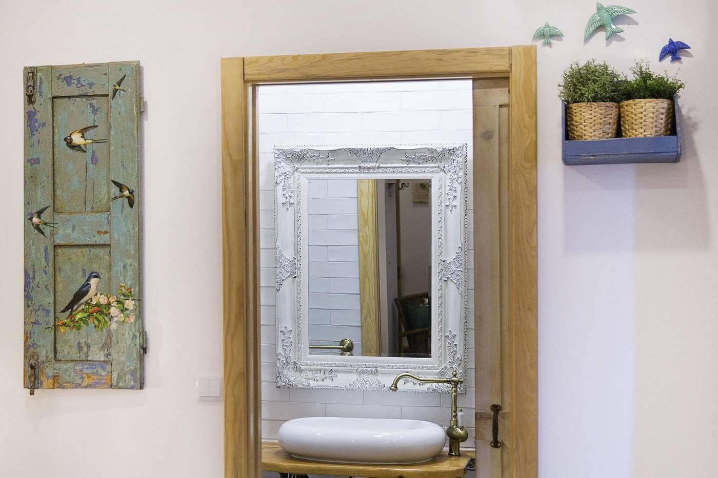 Ninho-Saloio-Room-44