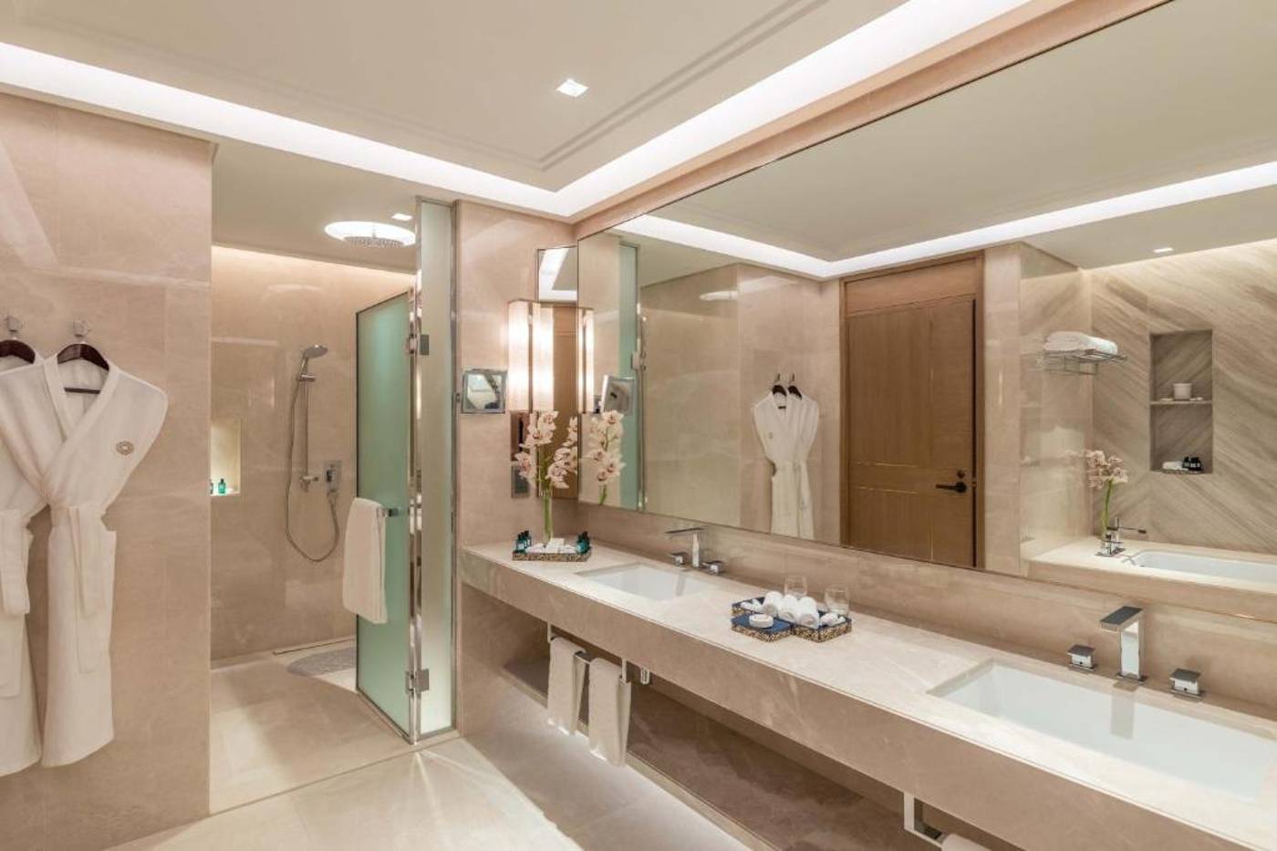 Taj-Exotica-Resort---Spa--The-Palm-Dubai-Room-46