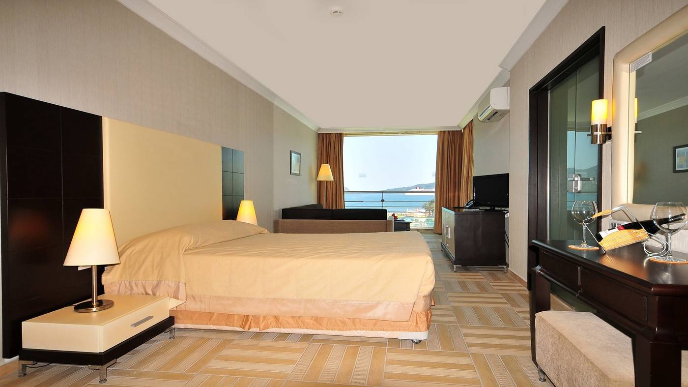 Blue-Bay-Platinum-Room-16