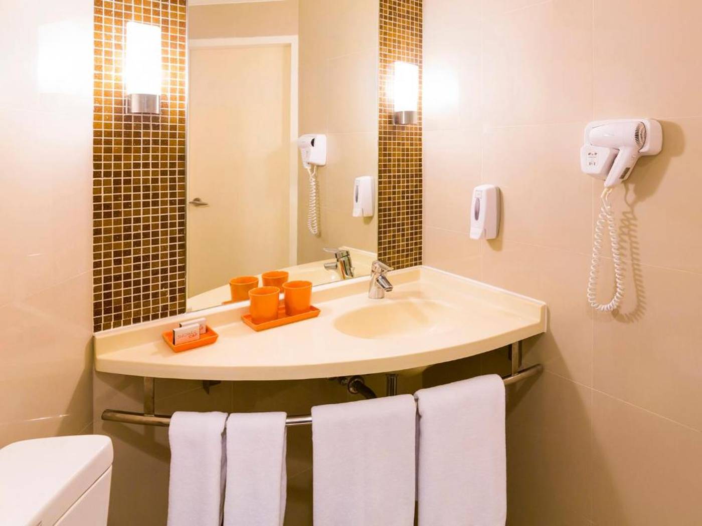 ibis-Phuket-Kata-Room-30