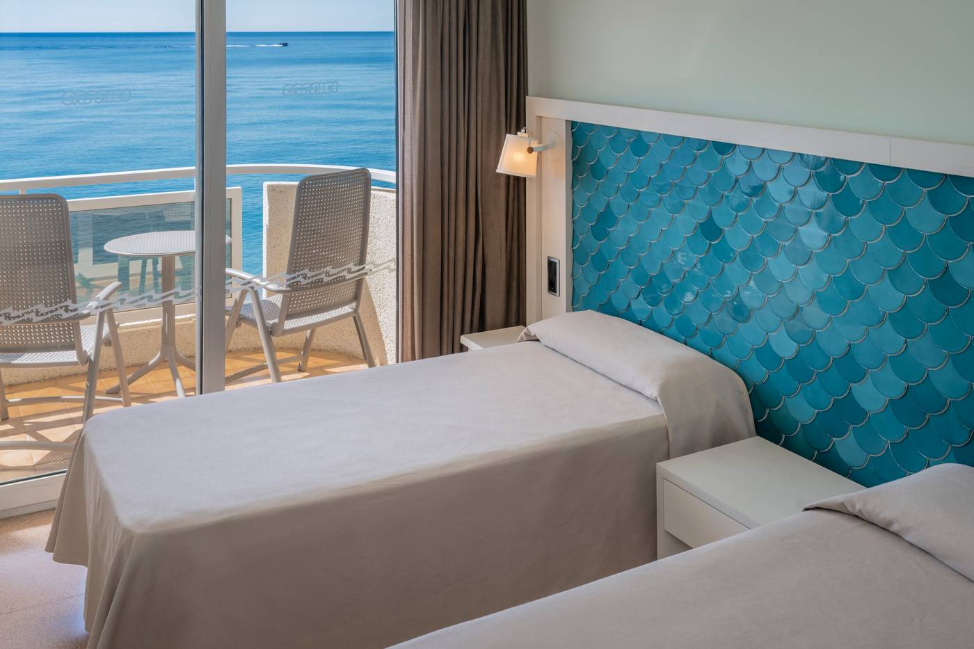 Hotel-Caprici-Room-11