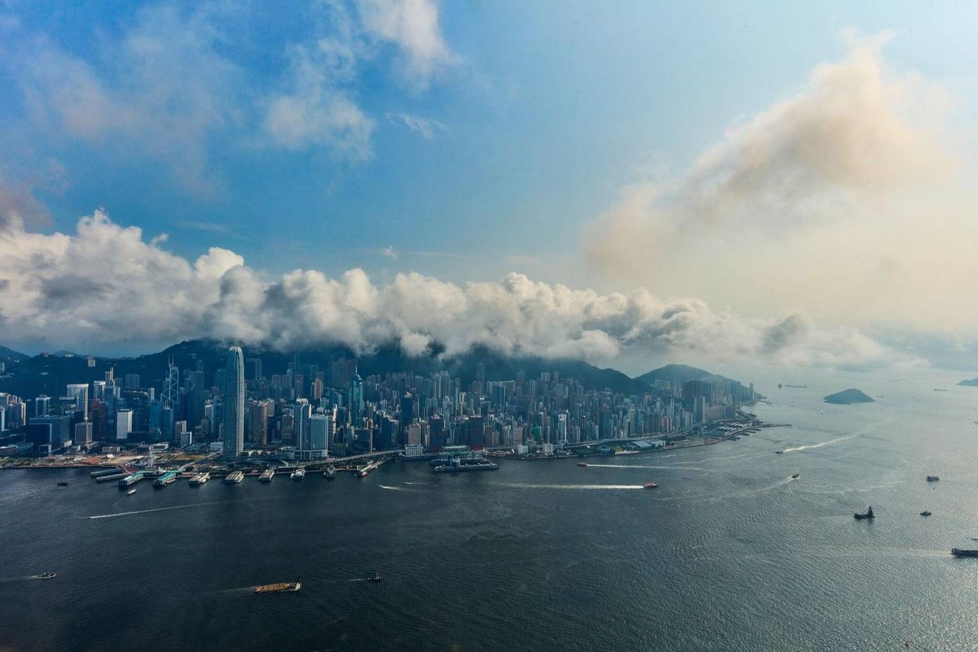 The-Ritz-Carlton--Hong-Kong-Room-81