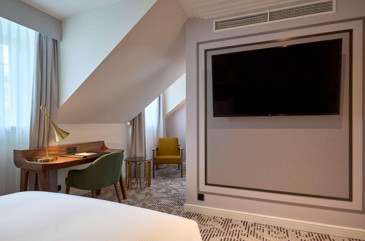 Hotel-Saski-Krakow--Curio-collection-by-Hilton-Room-47