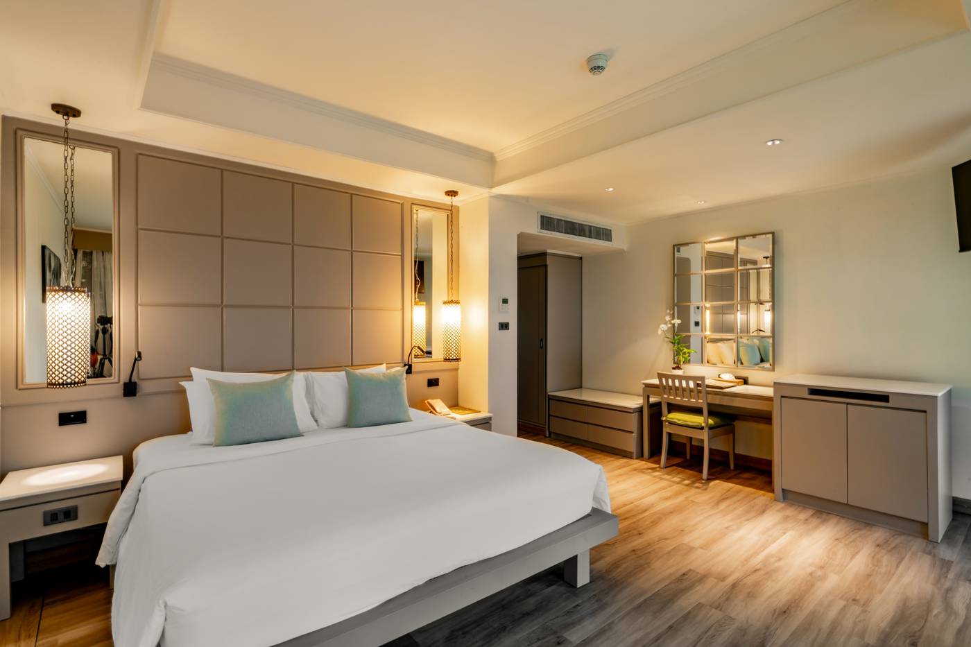 Katathani Phuket Beach Resort
