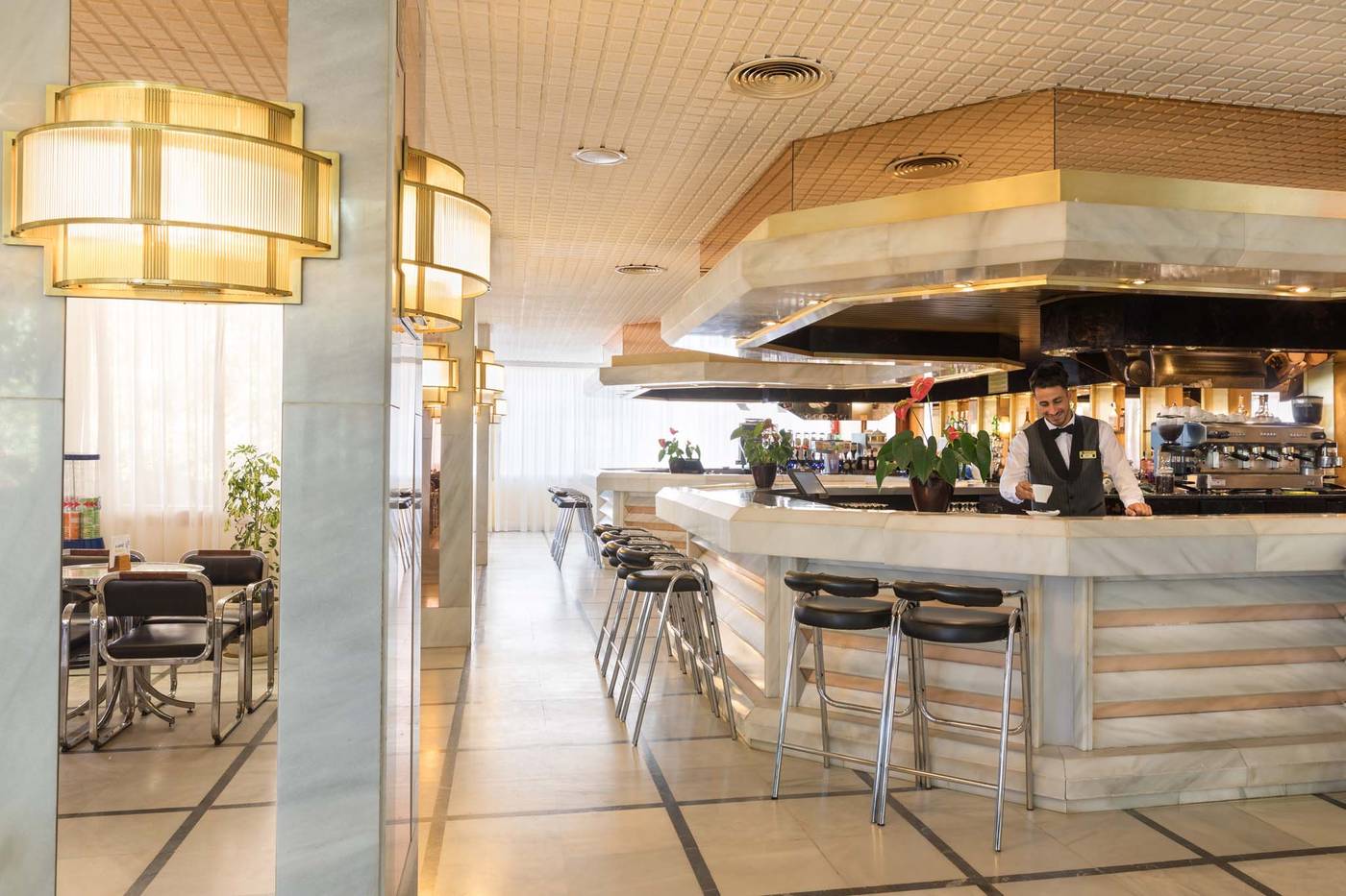 htop-Royal-Sun-Bar-19