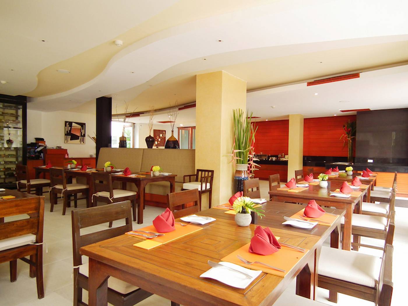 La-Flora-Resort-and-Spa-Patong-Restaurant-49