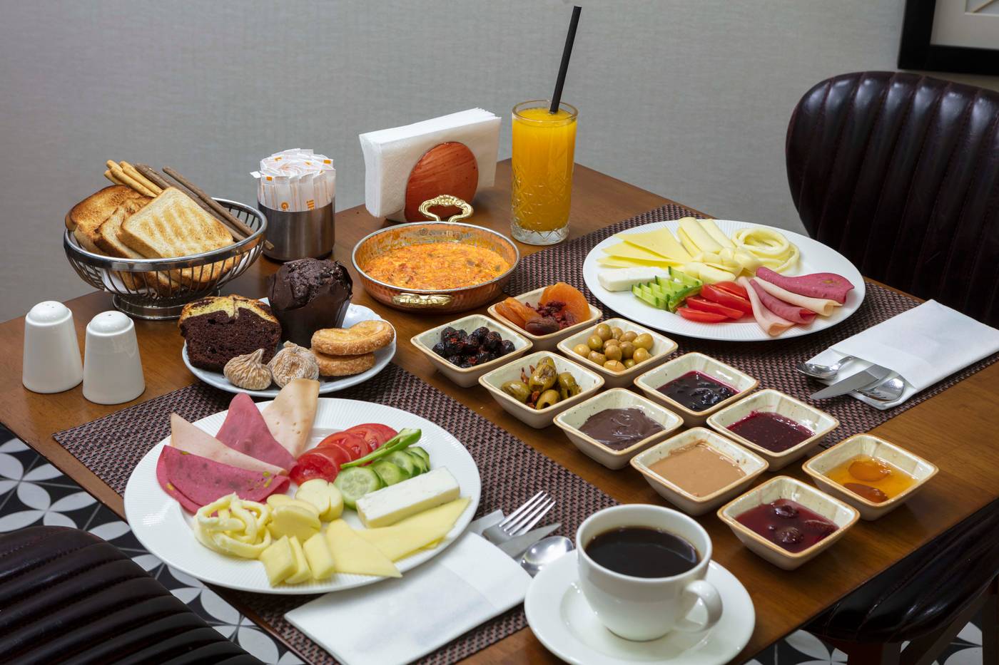 Buem-Hotel-Kosuyolu-Restaurant-55