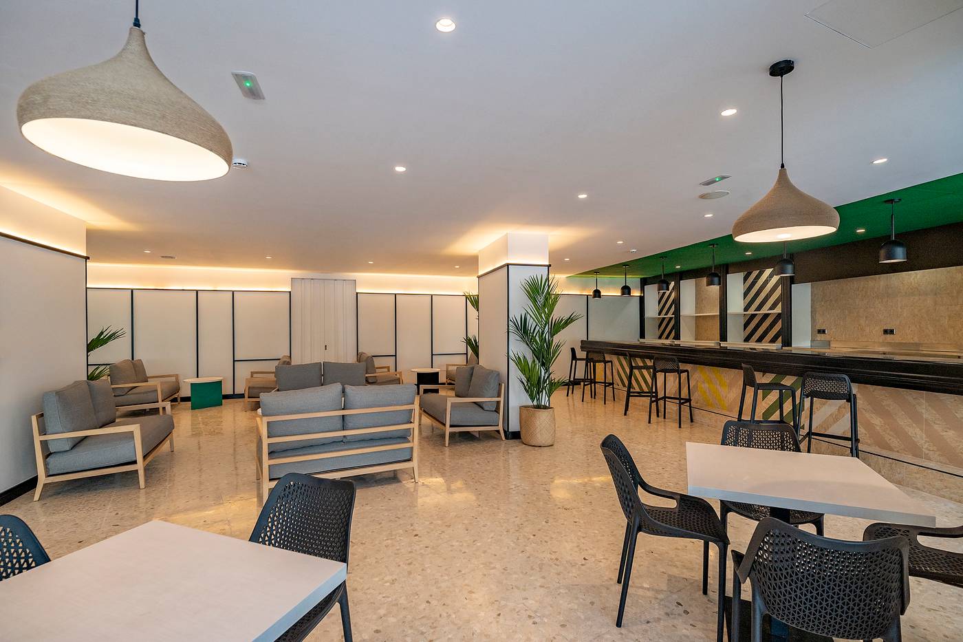 Medplaya-Hotel-Calypso-Lobby-45