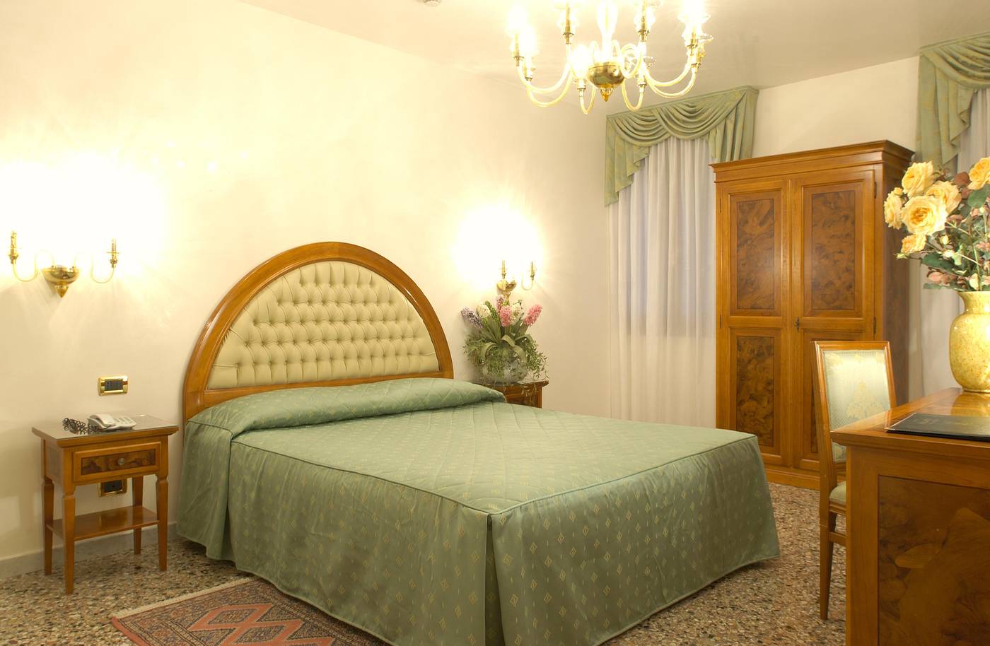 Antica-Casa-Carettoni-Room-2