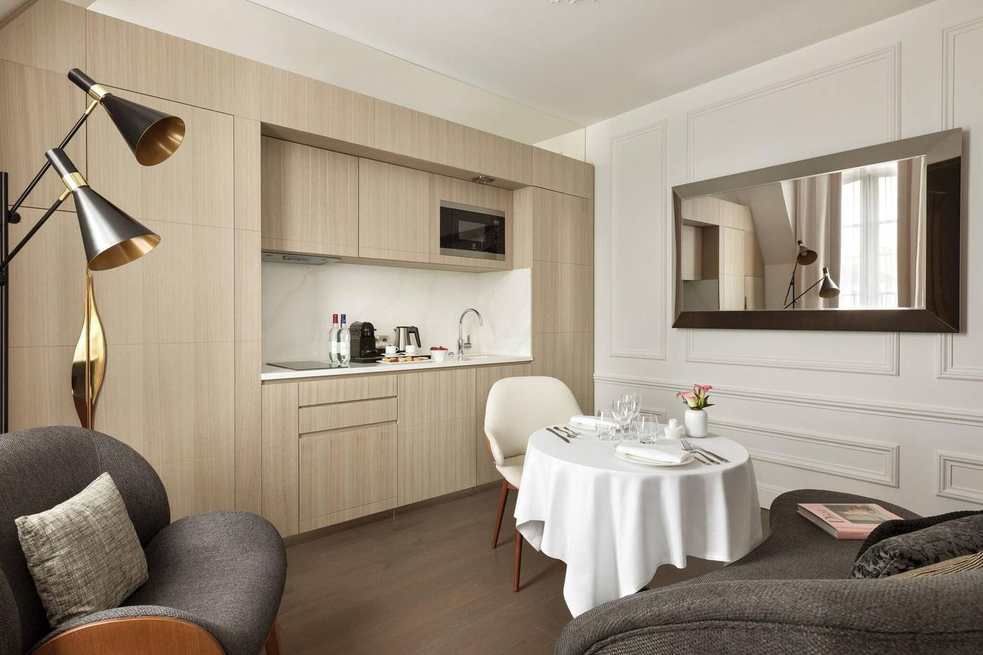 La-Clef-Champs-Elysees-by-The-Crest-Collection-Room-4