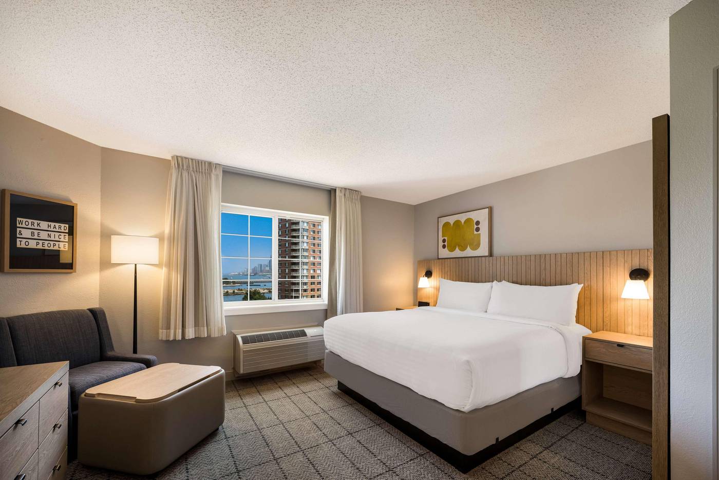 Sonesta-Simply-Suites-Jersey-City-Room-22