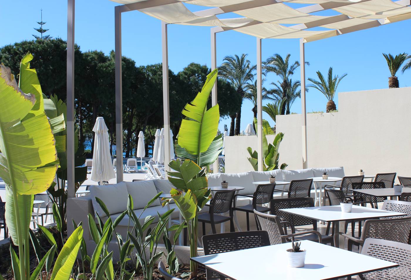 Sentido-Perissia-Beach-13