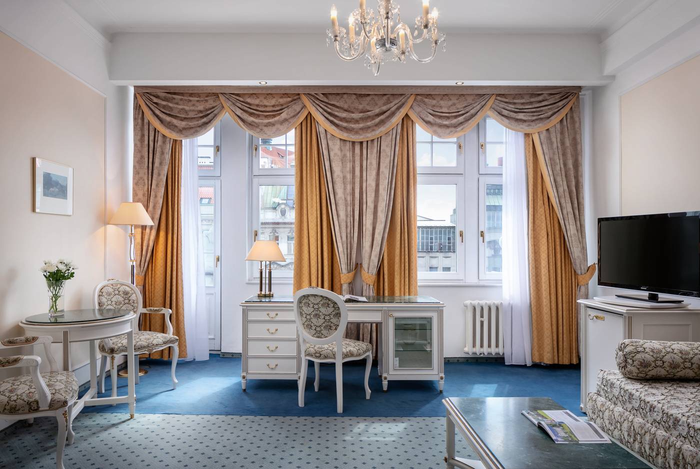 Ambassador-Zlat-----Husa-Room-7