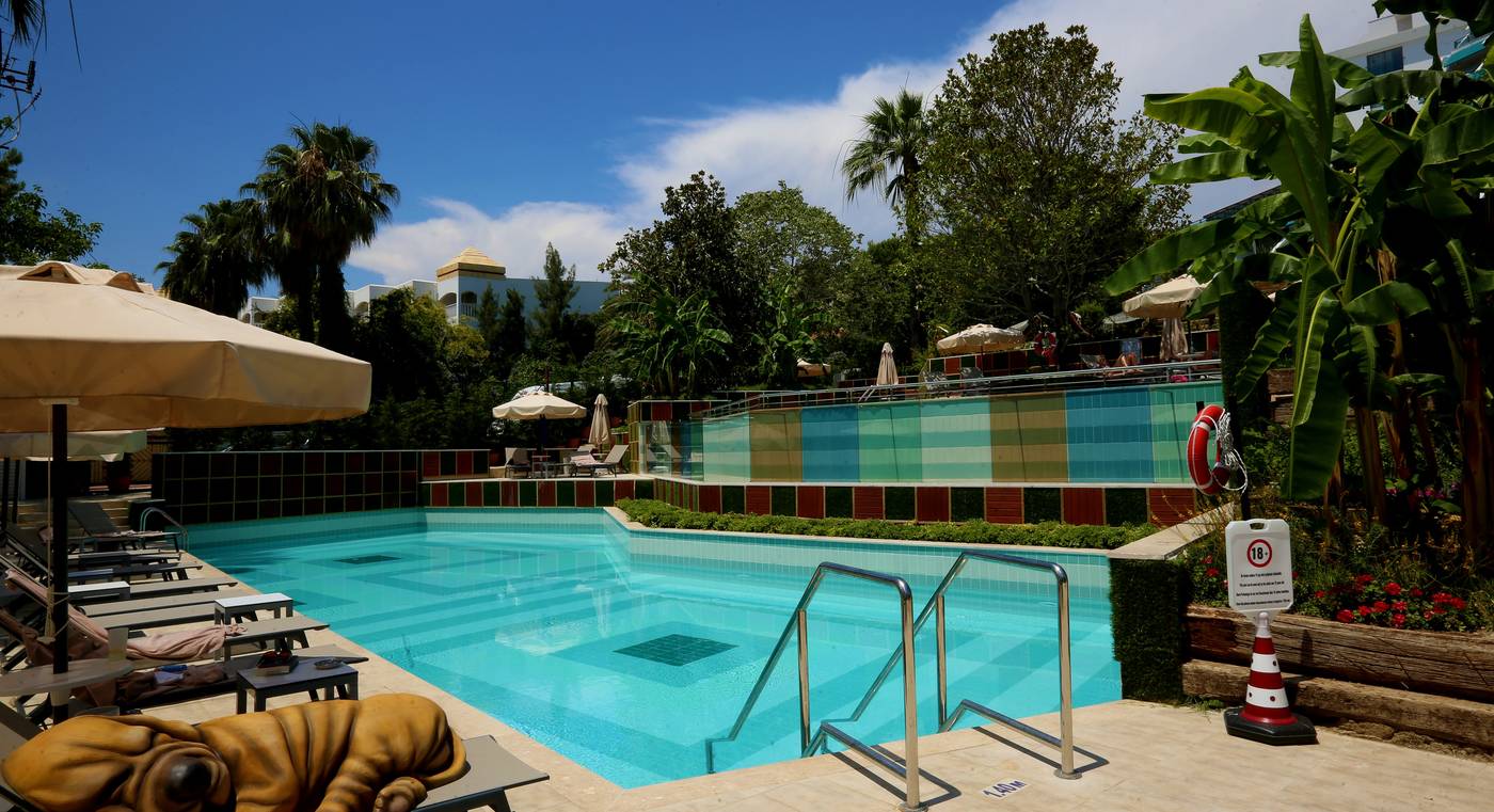 Side-Star-Elegance-Pool-9