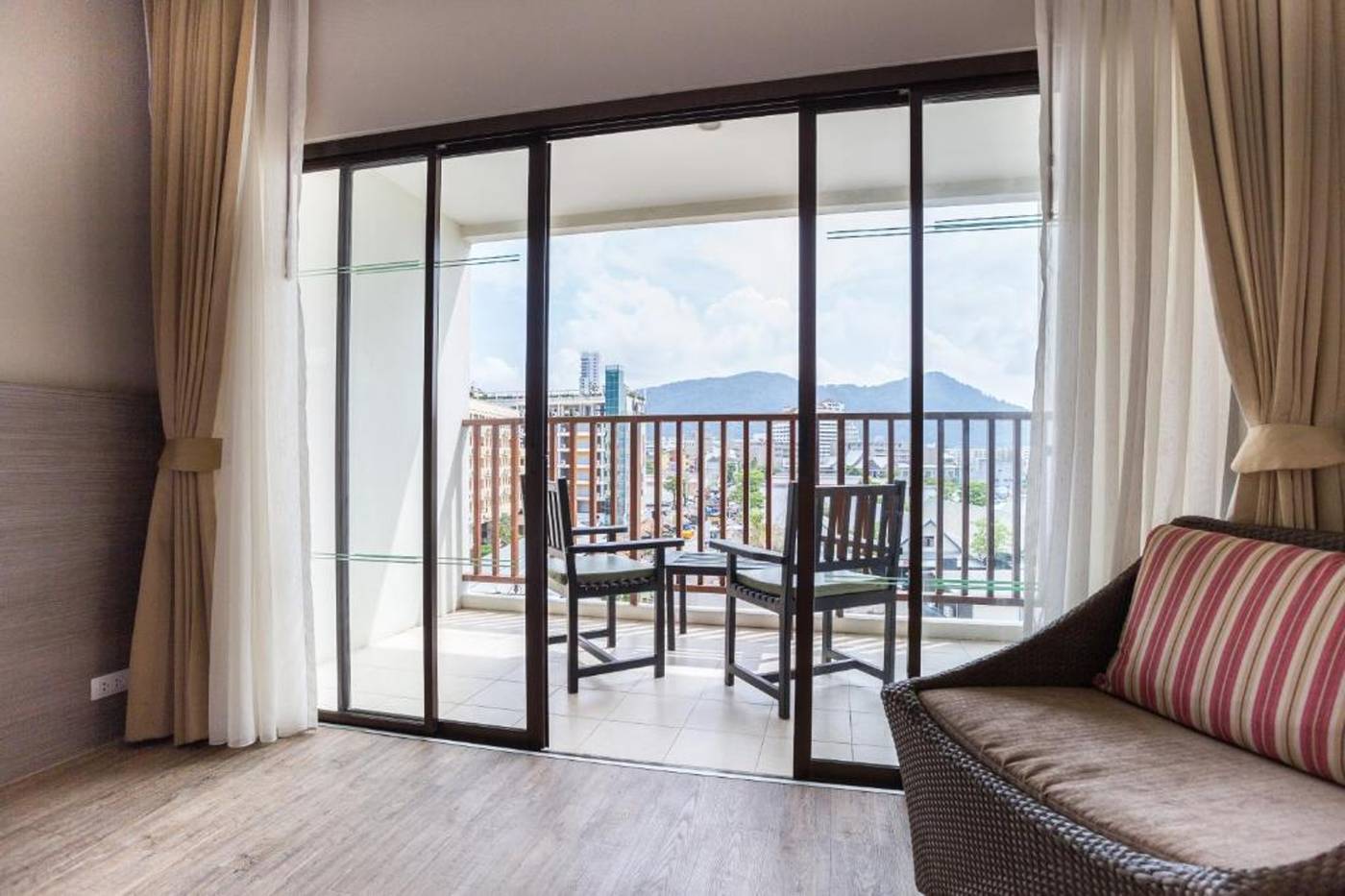 Deevana-Plaza-Phuket-Room-41