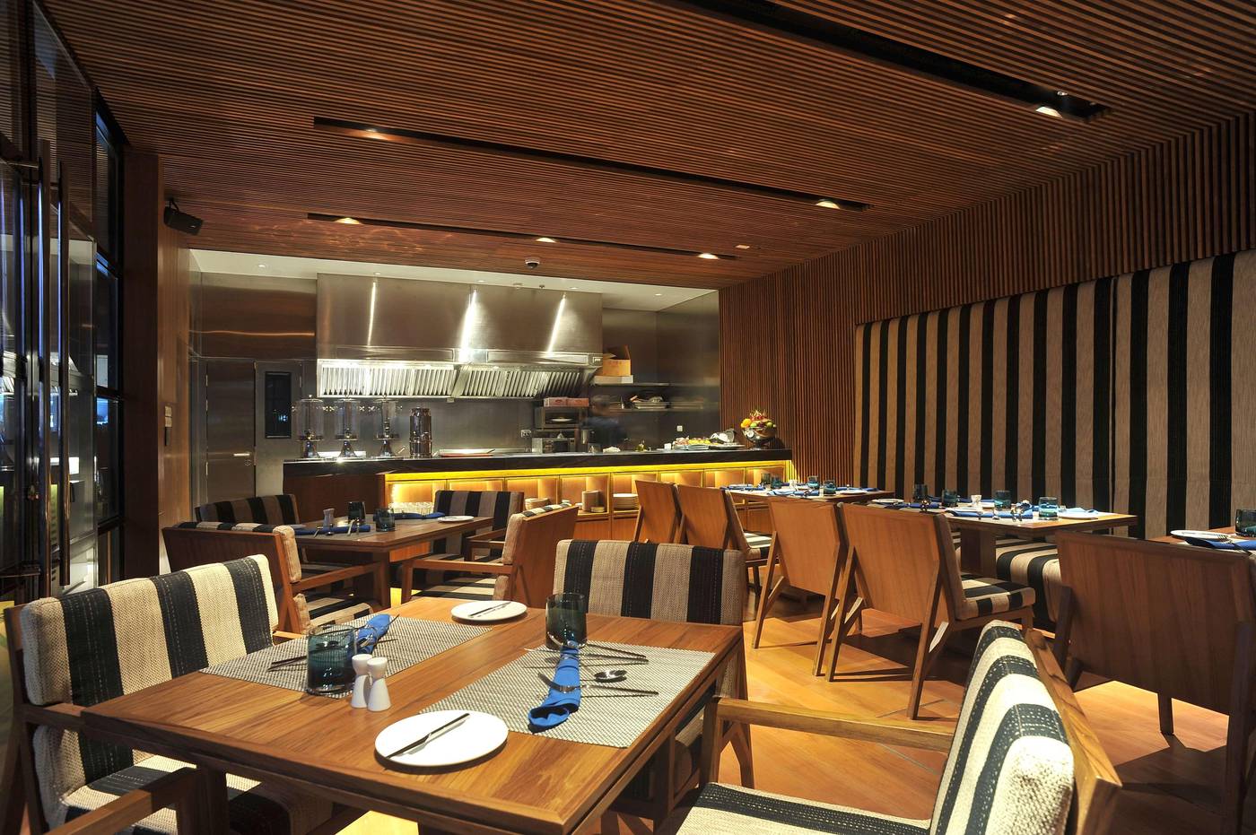 Best-Western-Sukhumvit-20-Restaurant-15