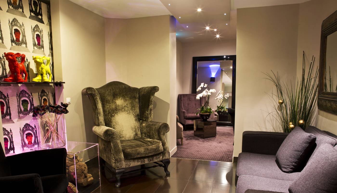 Opera-Frochot-Lobby-10