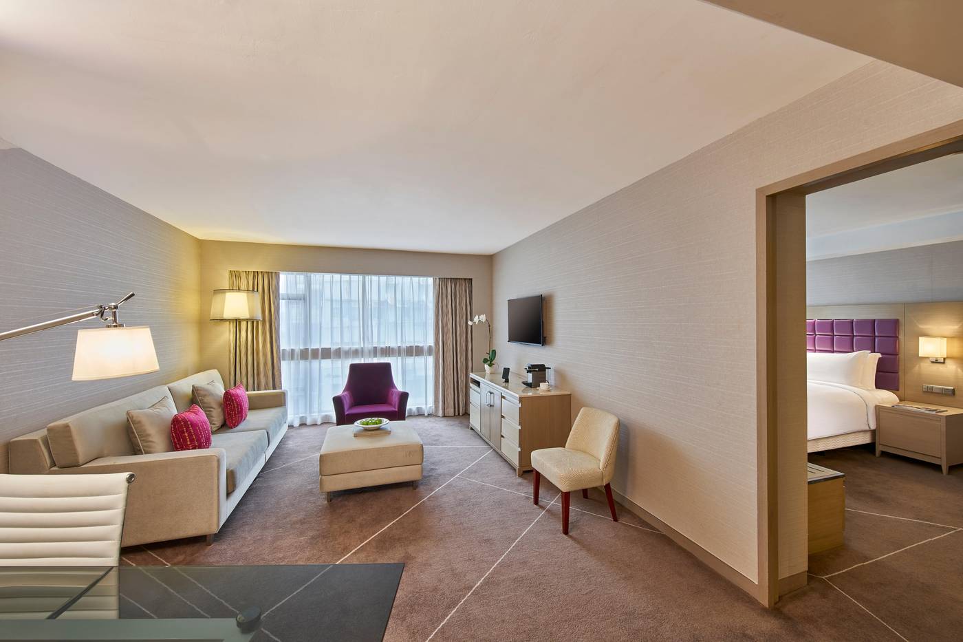 Holiday-Inn-Golden-Mile-Hong-Kong-Room-18