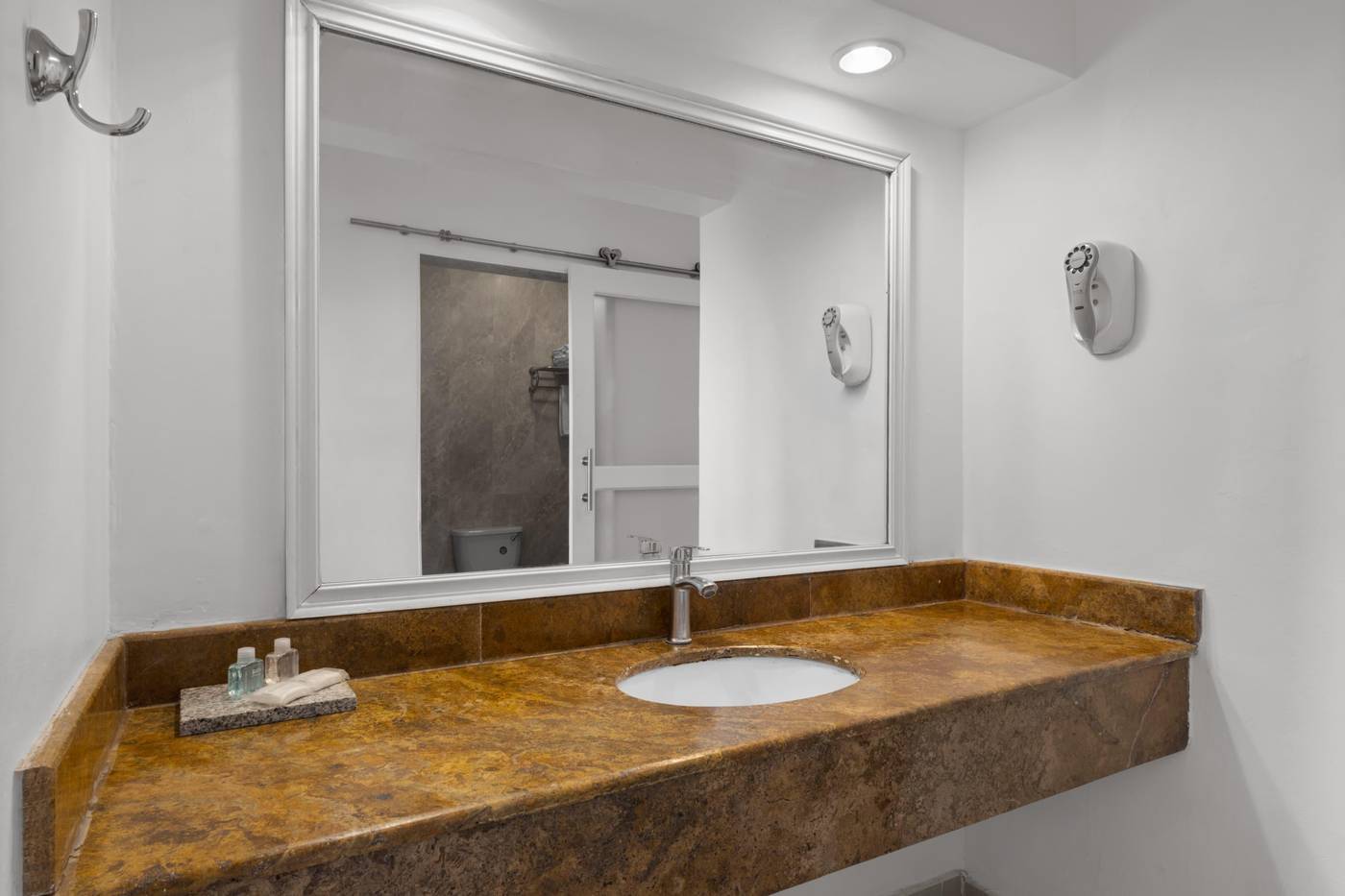 Grand-Decameron-Montego-Bay--A-Trademark-All-Inclusive-Room-34