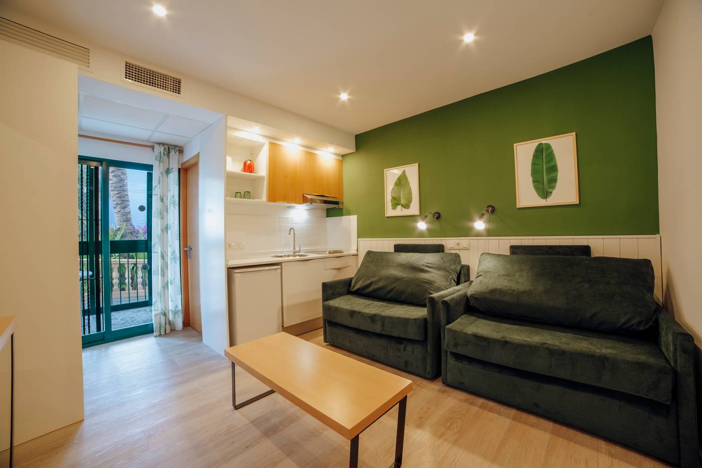 Palm-Court-Apartments-Room-10