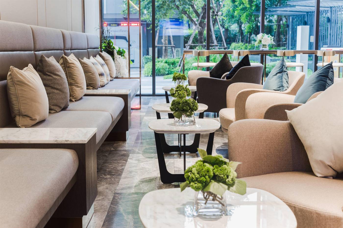 Wyndham-Bangkok-Queen-Convention-Centre-Lobby-16