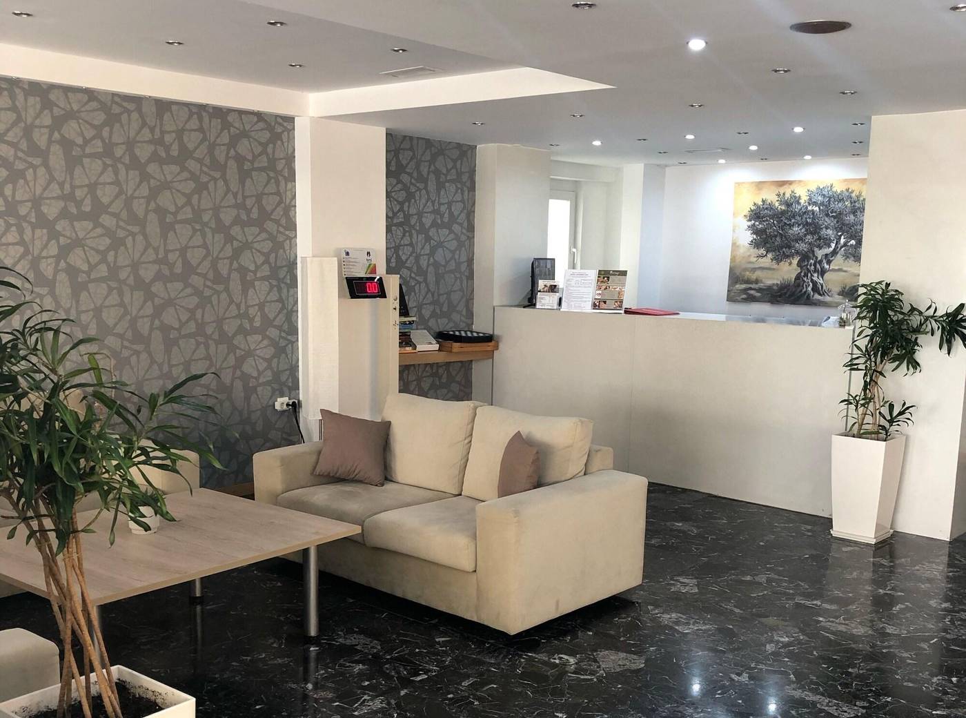 Mimosa-Suites-Hotel-Lobby-18