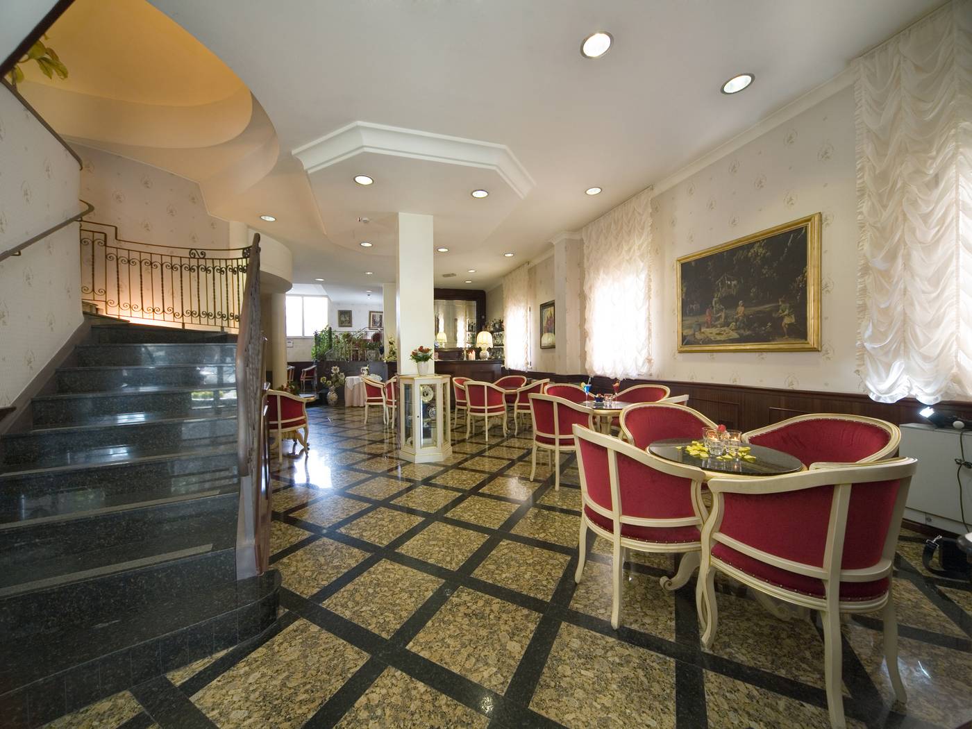 President-Italy-RIMINI-Lobby-5