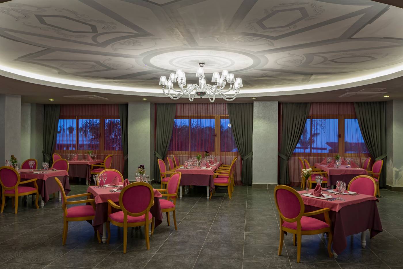 Royal-Taj-Mahal-Restaurant-47