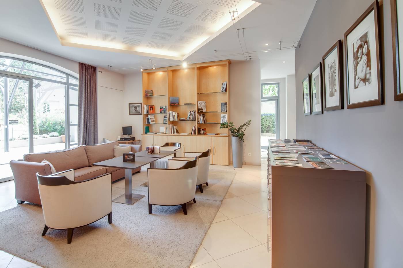 Hotel de l'Image-France-SAINT-REMY-DE-PROVENCE-Lobby-6