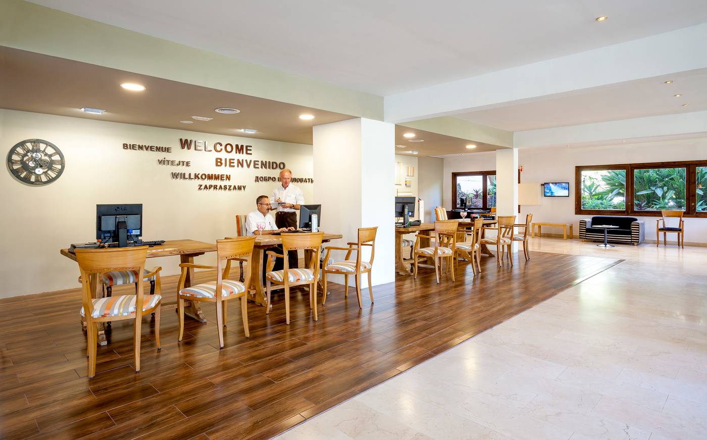 Parque-San-Antonio-Lobby-33