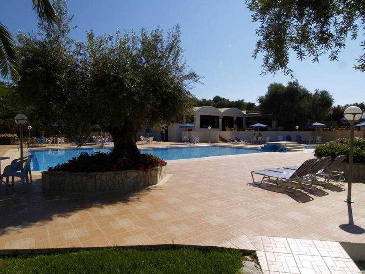 Althea-Pool-2