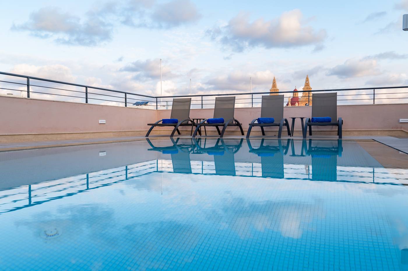 Maritim-Antonine-Hotel---Spa-Room-6