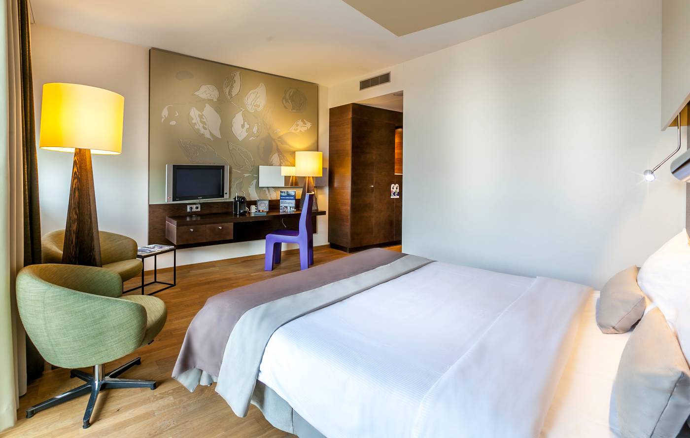 Dutch-Design-Hotel-Artemis-Room-9