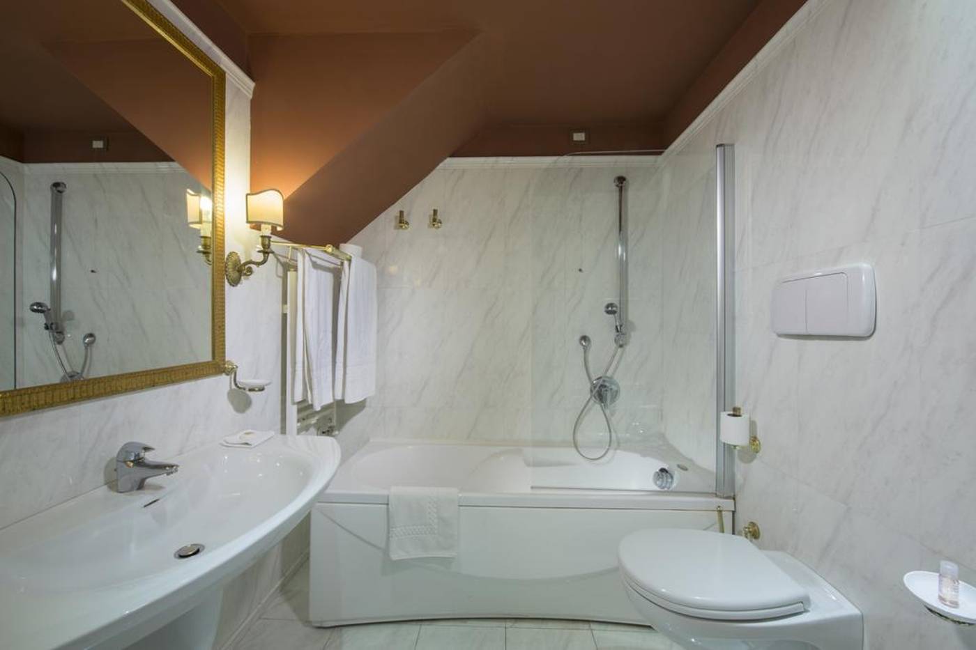 Il-Piccolo-Castello-General-view-12