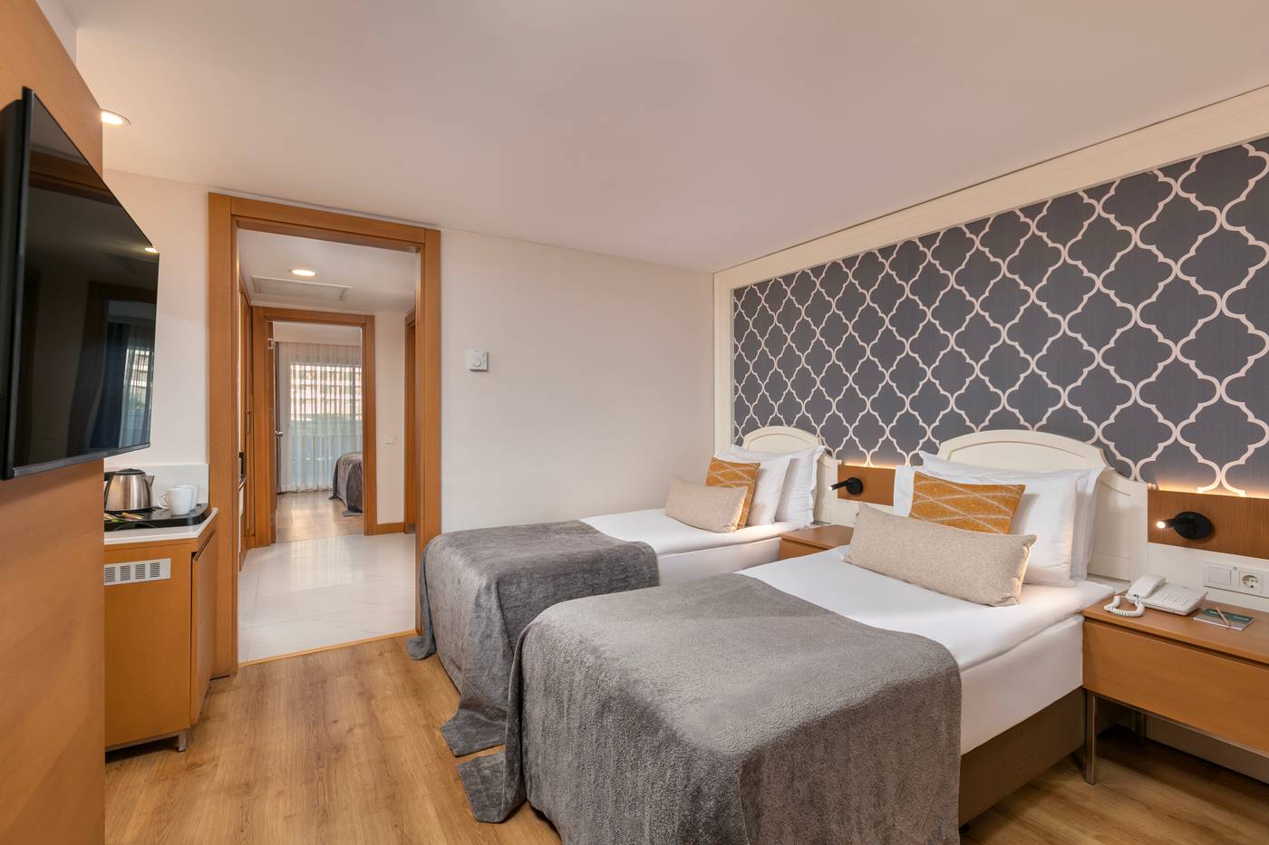 Sherwood Exclusive Lara