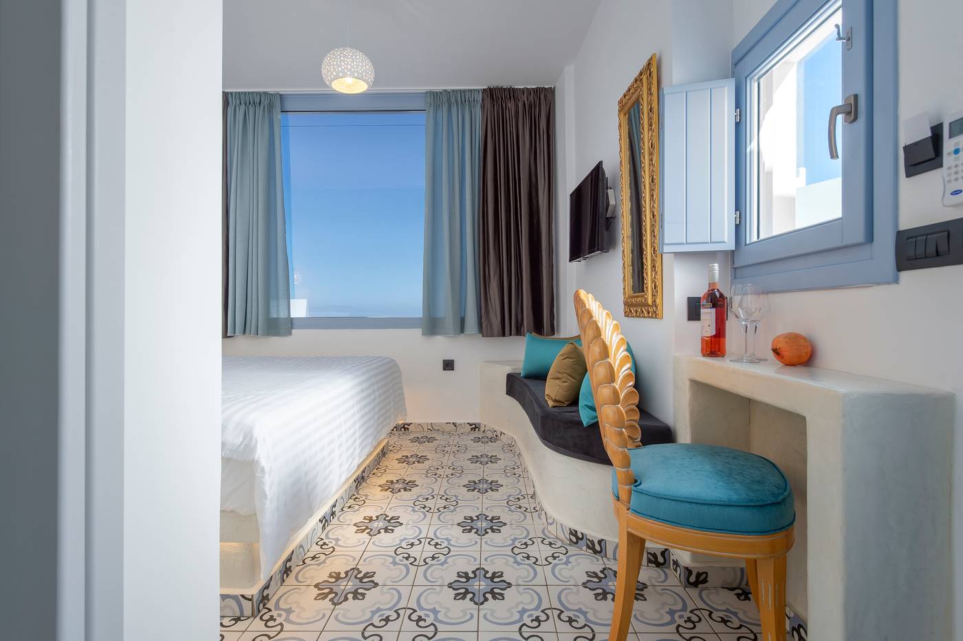 Sole-D-Oro-Luxury-Suites-Room-33