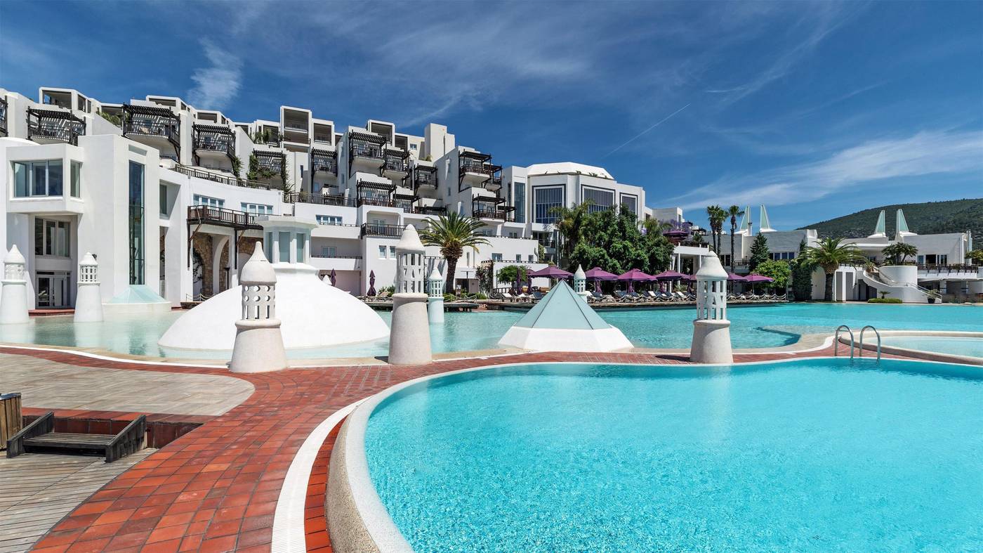 Kempinski-Barbaros-Bay-Bodrum-Pool-1