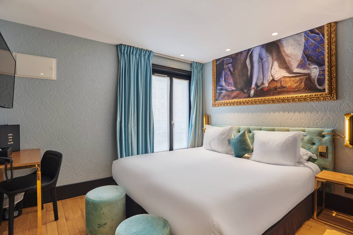 Hotel-Eiffel-Petit-Louvre-Room-18