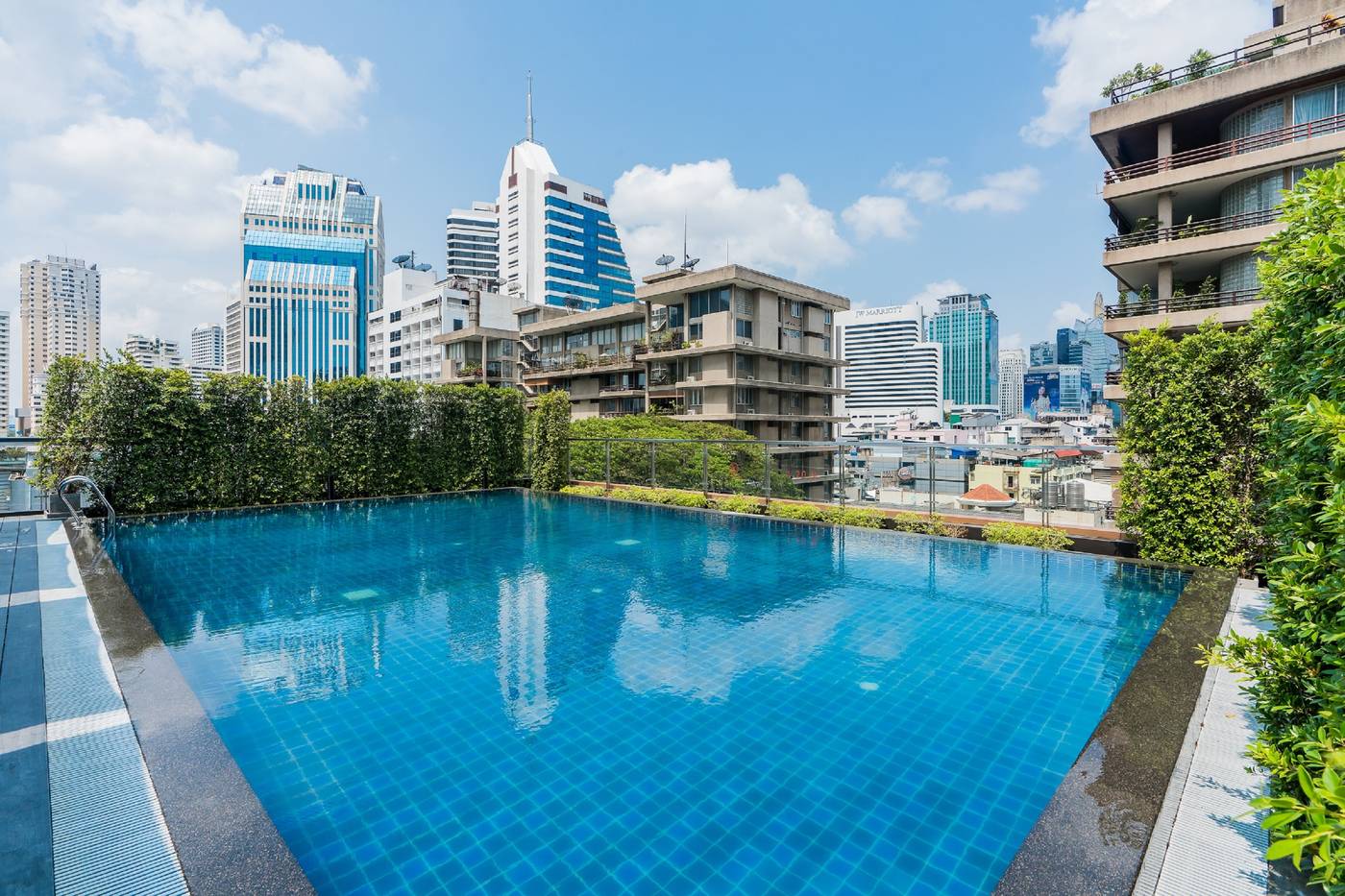 The-Key-Premier-Hotel-Sukhumvit-Pool-1