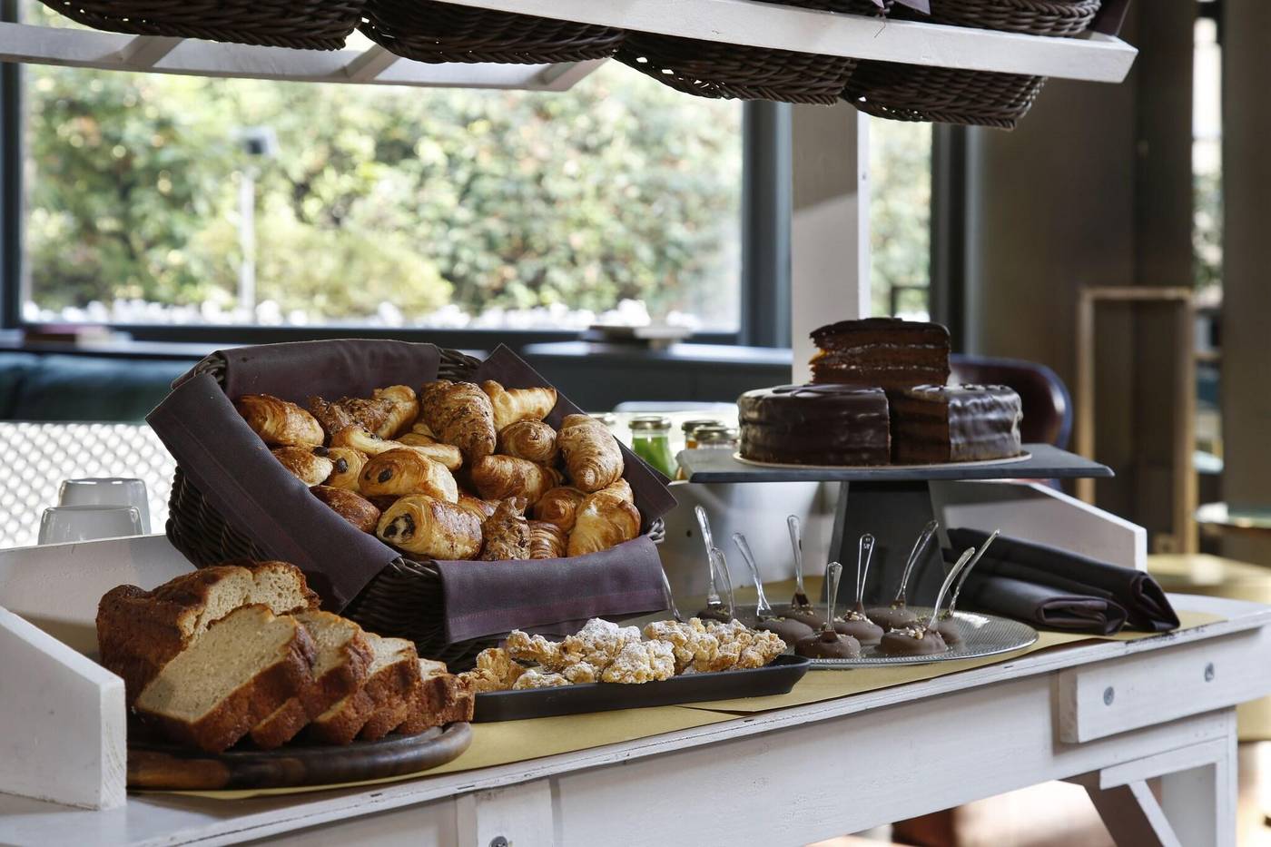 Sheraton-Diana-Majestic-Restaurant-56