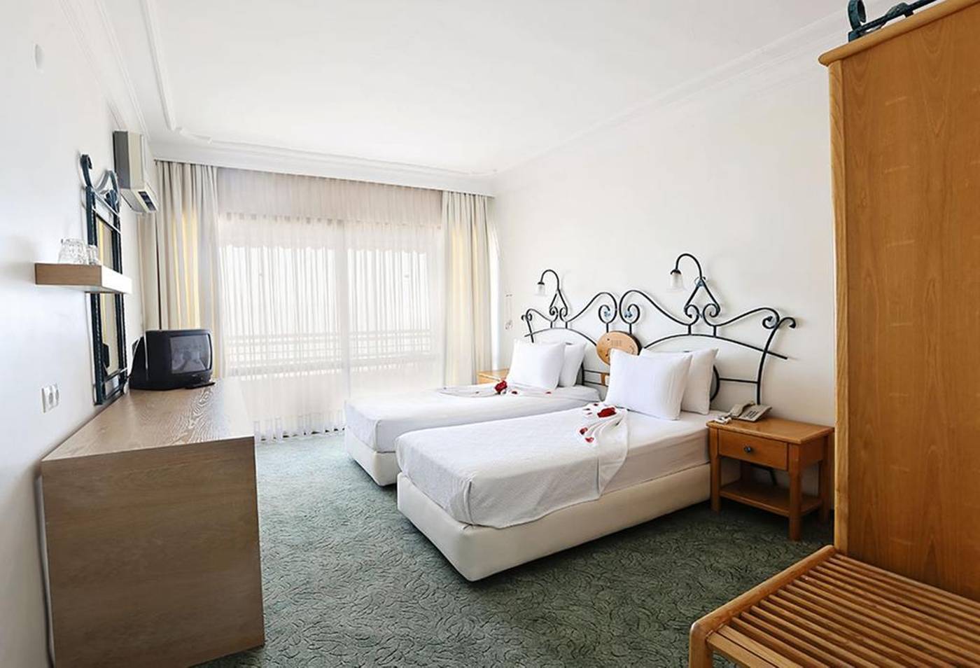 Suhan-Seaport-Hotel-Room-8