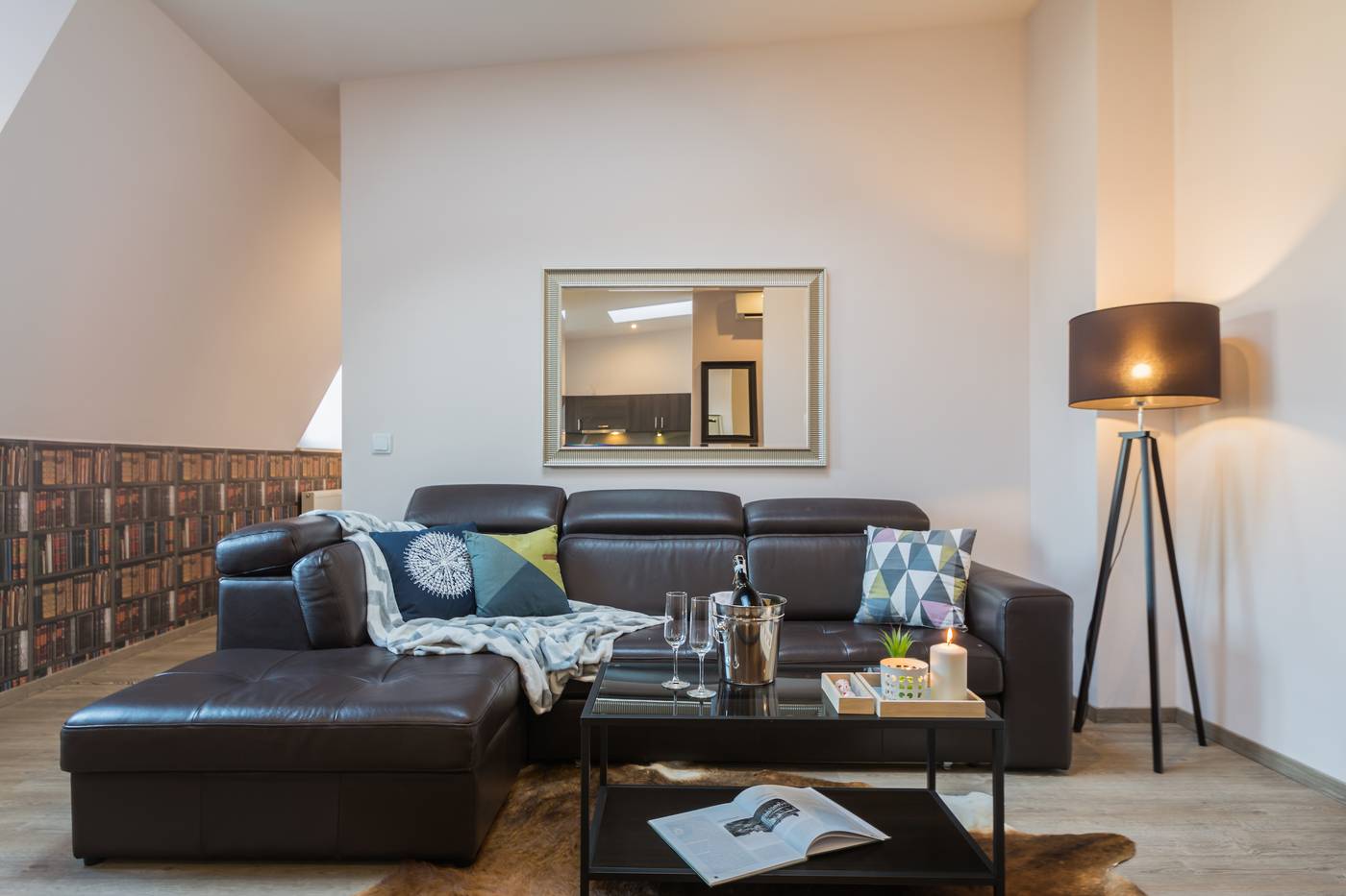 7-Koron-Apartments-Lobby-20