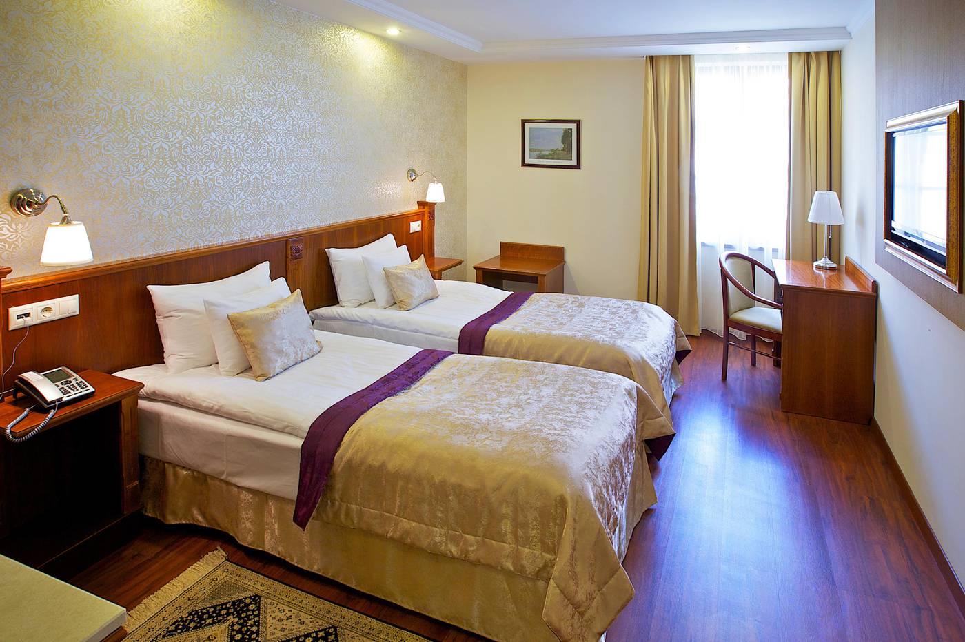 Gold-Hotel-Budapest-Room-16