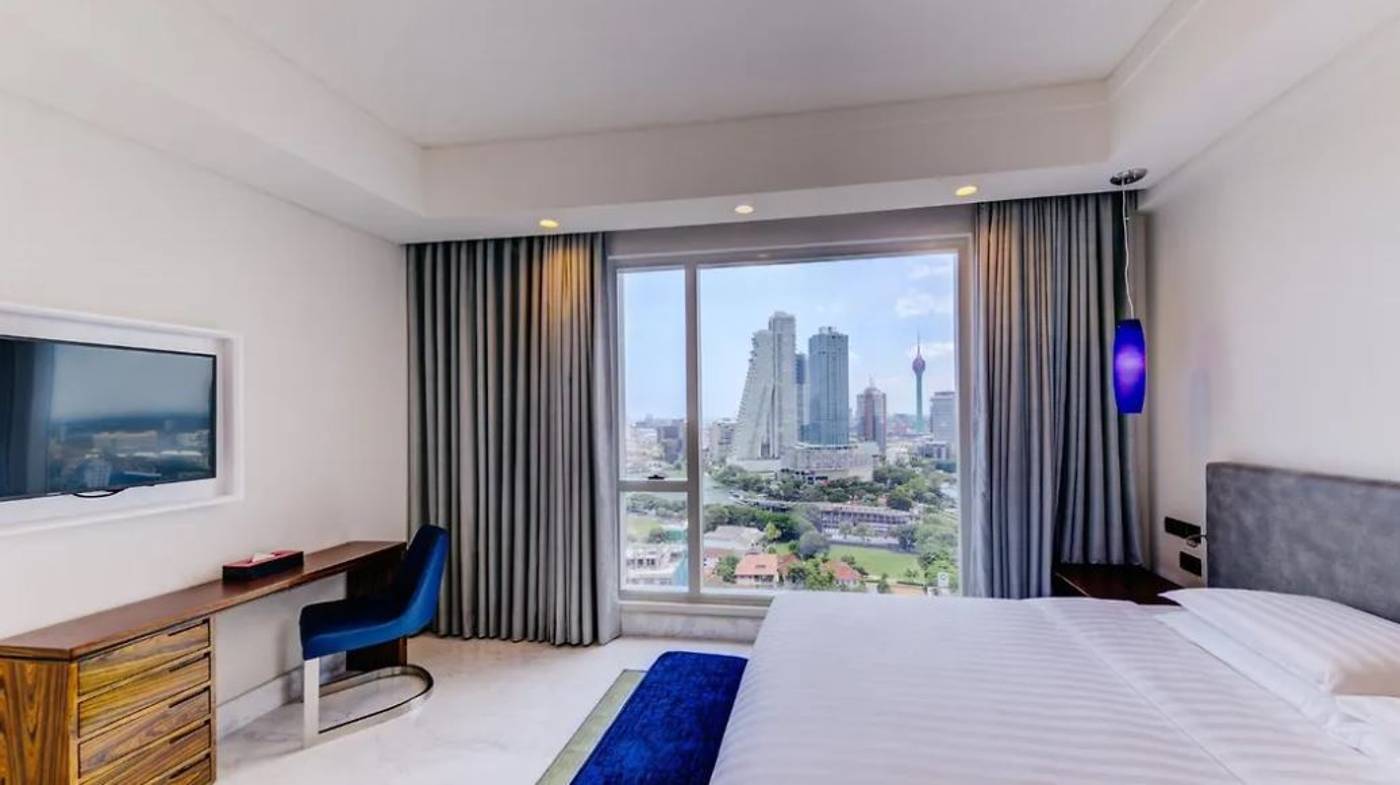 Cinnamon-Red-Colombo-Room-4