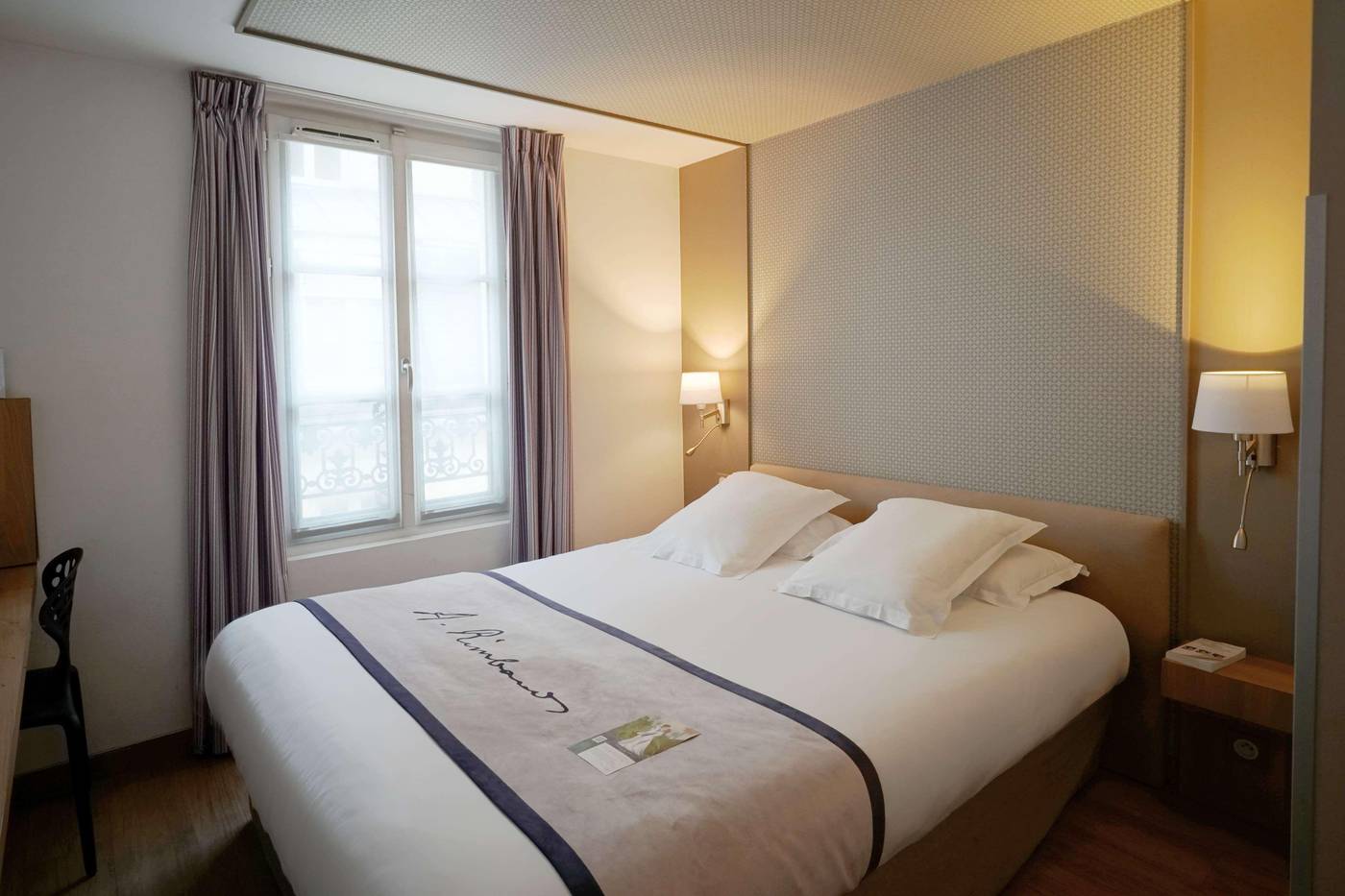 Hotel-Litteraire-Arthur-Rimbaud--BW-Signature-Coll-Room-32