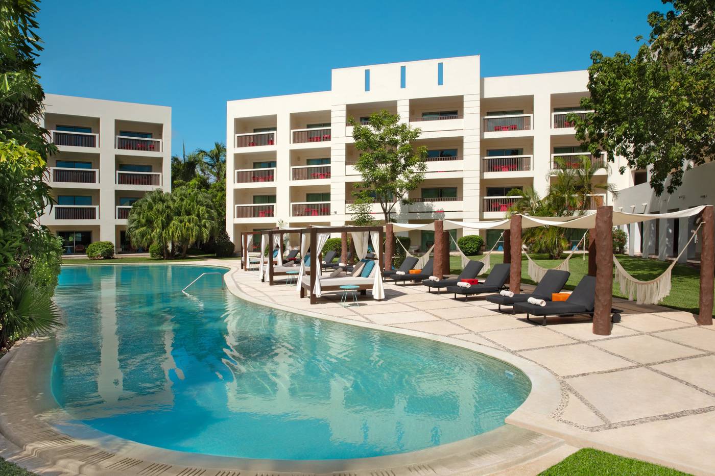 Secrets-Silversands-Riviera-Cancun-Pool-1