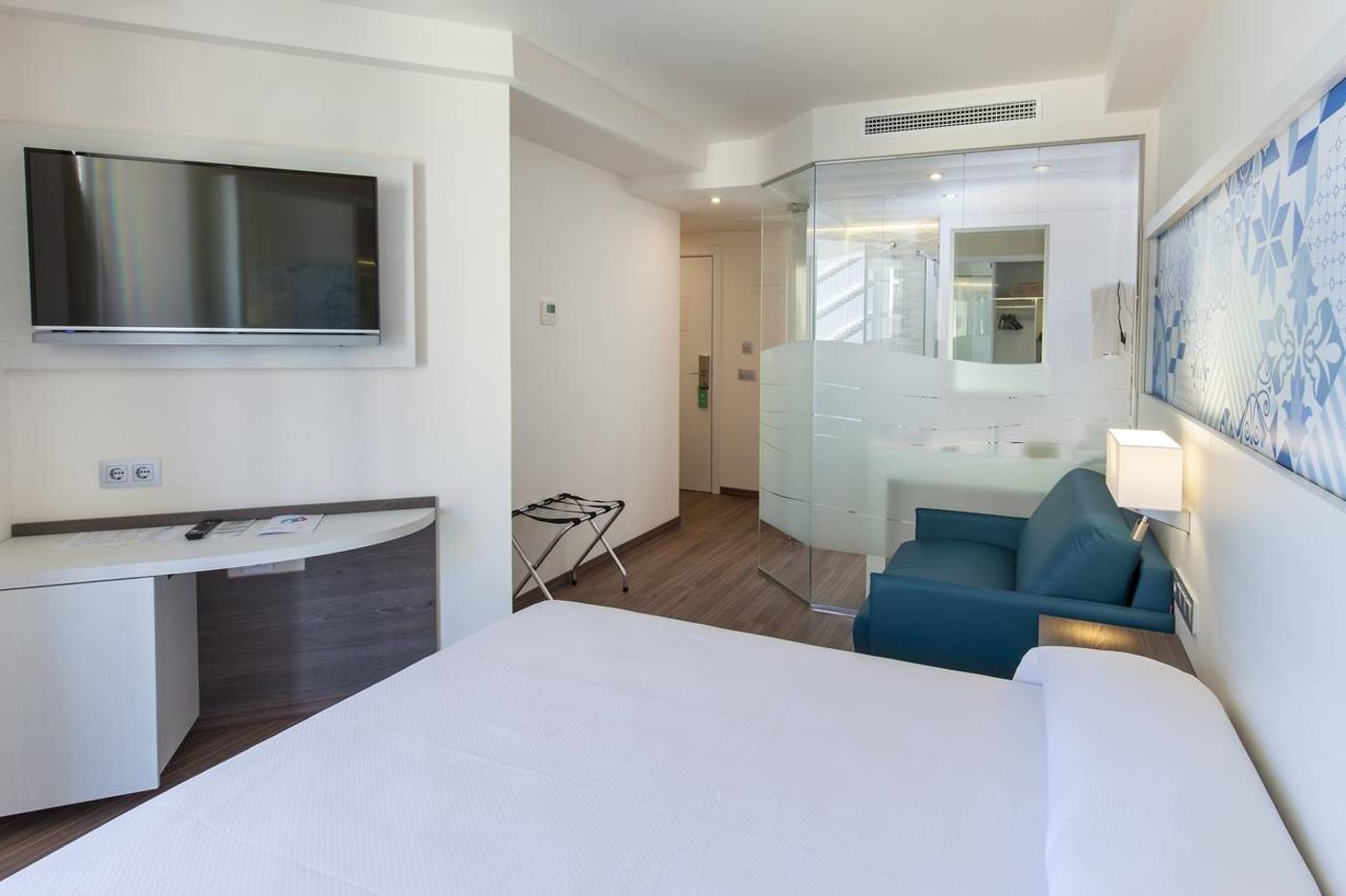Port-Benidorm-Room-9