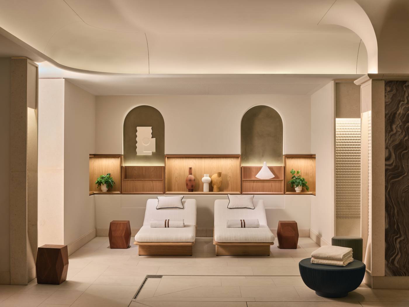 Rosewood-Munich-Pool-23