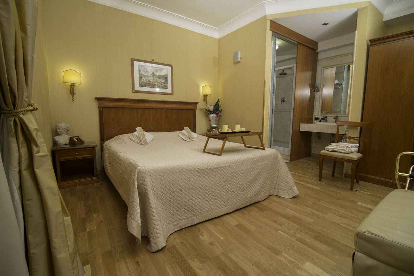 Luxury-Rooms-H-2000-Roma-Room-7