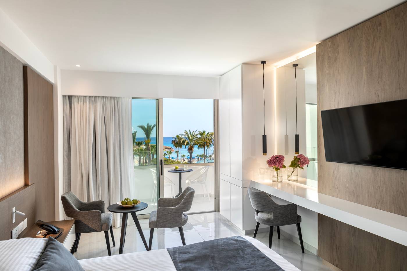 Pavlo-Napa-Hotel-Room-19